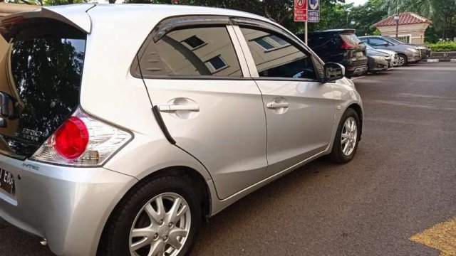 Harga Honda Brio Satya Bekas Tahun 2015. Honda Brio 2015