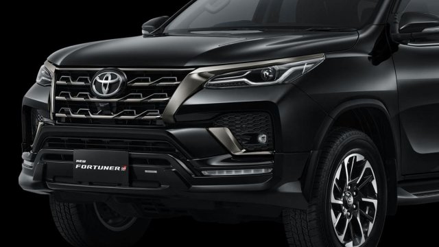 Perbedaan Fortuner Vrz Dan Trd 2021. Apa Perbedaan Toyota Fortuner GR Sport dan TRD Sportivo?