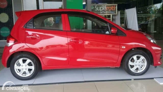 Harga Mobil Brio Merah. Honda Brio Merah Lebih Menarik Perhatian, Ini Dia Keunggulannya