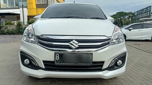 Harga Mobil Bekas Suzuki Ertiga 2017. Jual beli Suzuki Ertiga 2017 bekas murah di Cintamobil