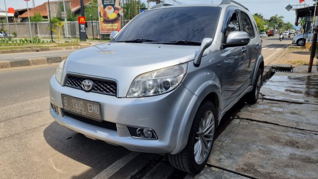 Harga Toyota Rush Bekas Tahun 2010. Mobil Rush 2010 bekas