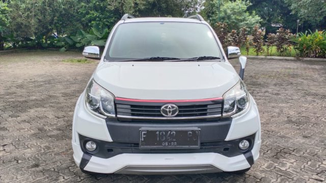 Daftar Harga Mobil Rush. Jual beli Toyota Rush 2017 bekas murah di Cintamobil