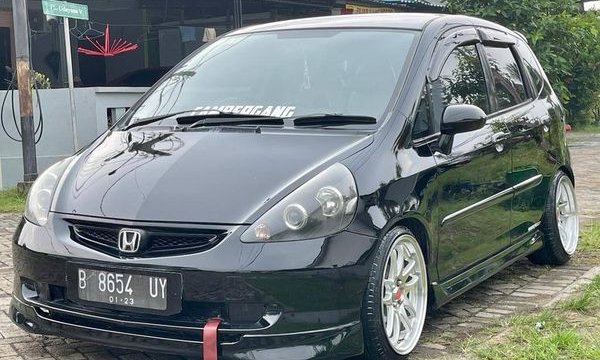 Harga Honda Jazz 2005 Bekas. Jual beli Honda Jazz 2005 bekas murah di Cintamobil