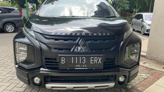 Xpander Cross Premium Hitam 2021. LOW KM!!! Mitsubishi Xpander Cross Premium Package AT 2020