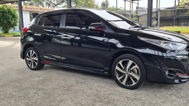 Mobil Yaris Warna Hijau. Promo mobil baru, bekas Toyota Yaris warna Hijau . Dapatkan