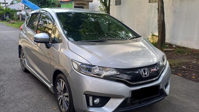 Honda Jazz Warna Silver. Diskon mobil baru Honda Jazz warna Silver atau bekas dengan