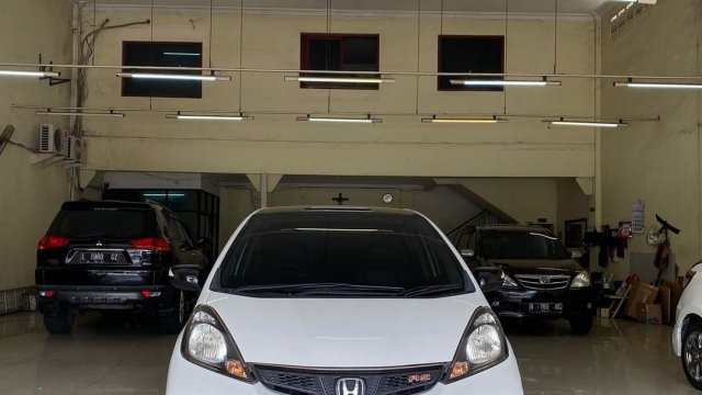 Honda Jazz Rs 2014 Matic. Jual beli Honda Jazz 2014 bekas murah di Indonesia