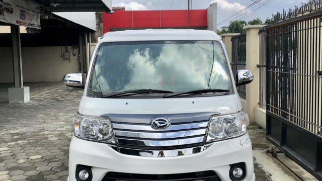 Harga Mobil Luxio 2017 Bekas. Jual beli Daihatsu Luxio 2017 bekas murah di Indonesia