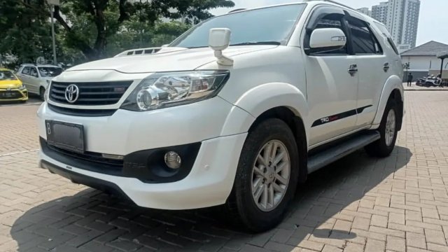 Gambar Mobil Toyota Fortuner. Harga Mobil Bekas Toyota Fortuner Terbaru