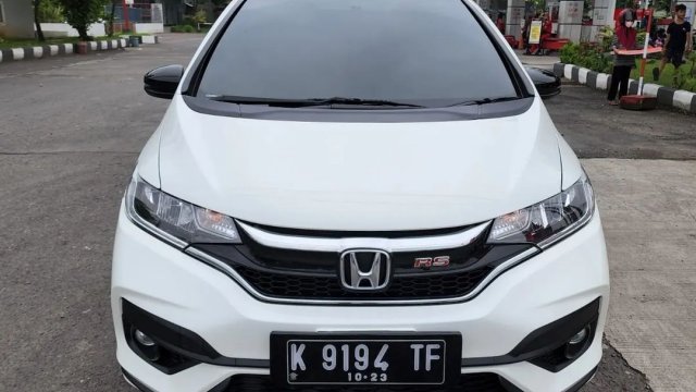 Jazz Bekas Jawa Tengah. Jual beli mobil Honda Jazz RS di Jawa Tengah