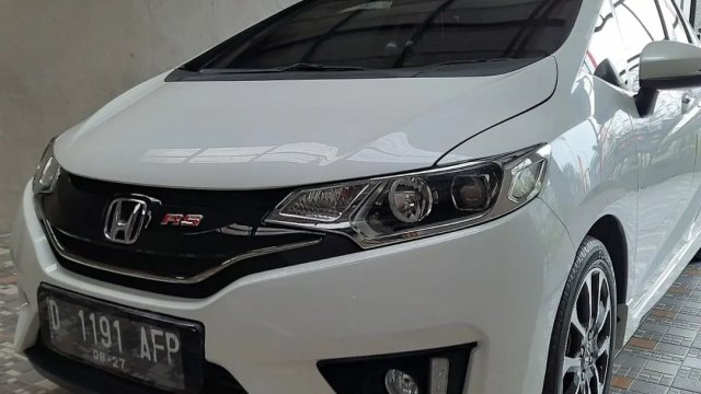 Honda Jazz Warna Putih. Jual mobil Honda Jazz warna Putih bekas, aman, murah, kilometer