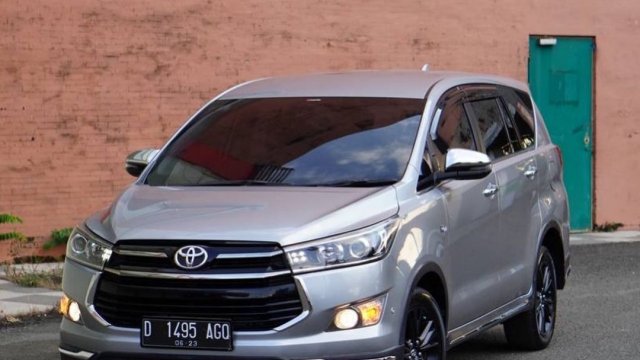 Mobil Kijang Innova Venturer. Toyota Venturer bekas