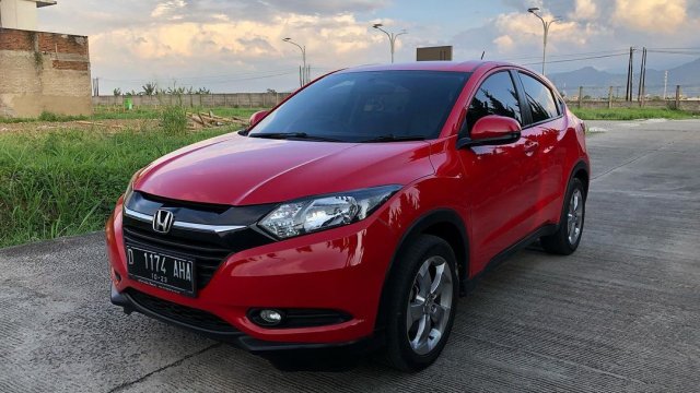 Mobil Hrv Warna Merah. Beli mobil Honda HR-V warna Merah bekas, baru: bebas rasa