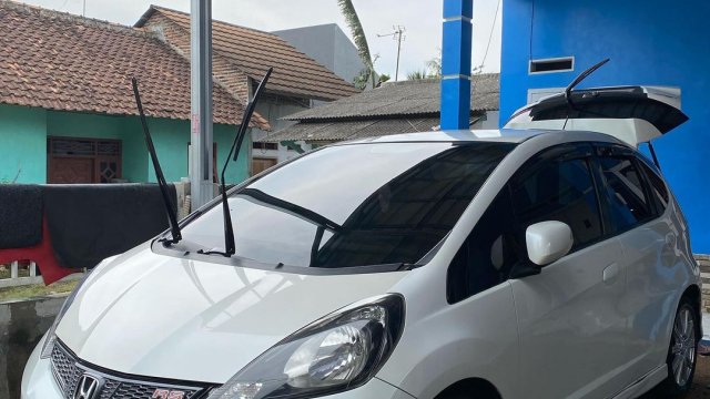 Mobil Honda Jazz Bekas Harga 50 Jutaan. Jual mobil Honda Jazz harga dari Rp 50 juta sampai Rp 100 juta