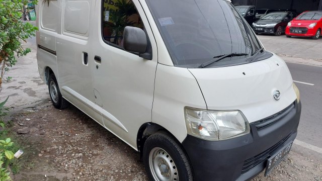 Harga Mobil Blind Van Bekas. Daihatsu Gran Max Blind Van bekas