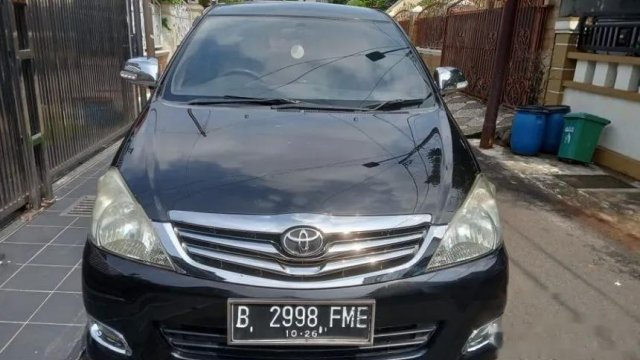 Harga Kijang Innova Bekas 2009. Beli mobil Toyota Kijang Innova 2009 warna Hitam bekas, baru