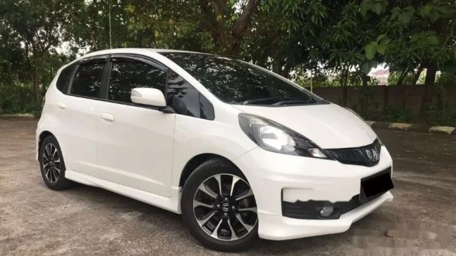 Honda Jazz 2014 Bekas Jakarta. Jual beli Honda Jazz 2014 bekas murah di Indonesia