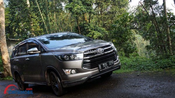 Toyota Innova Venturer Interior. Review Lengkap Toyota Venturer Diesel 2017, Mobil Keluarga