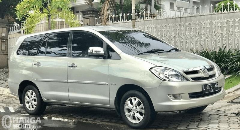 Kelebihan Dan Kekurangan Mobil Kijang Innova. Review Toyota Kijang Innova 2004: Mobil MPV Legendaris Masih
