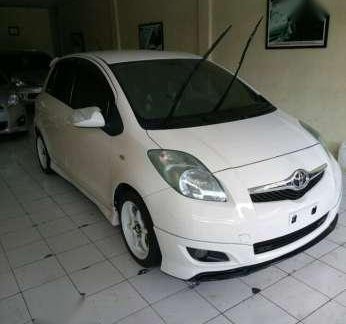 Harga Mobil Yaris Bekas Putih 2010. Toyota Yaris E 2010 Up TRD Putih AT Velg + Audio 31674