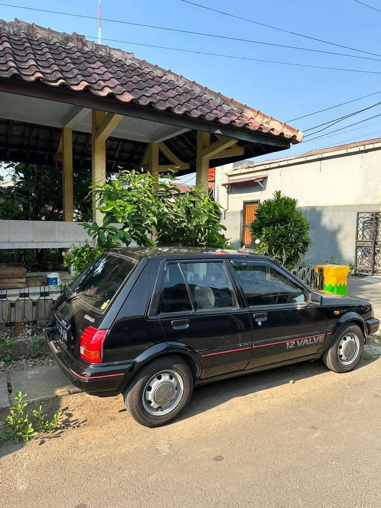 Gambar Mobil Starlet Kotak. Harga Starlet Kotak Baru dan Bekas Rp15.000.000