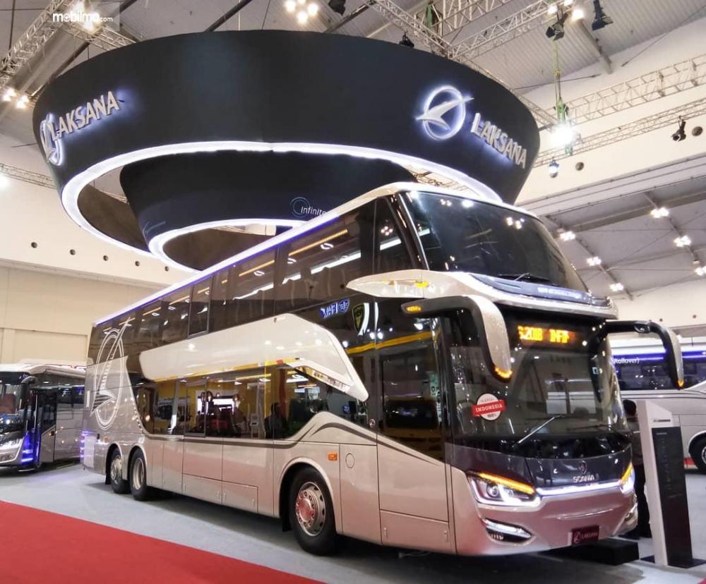 Bus Paling Keren Di Indonesia. GIIAS 2018: Legacy SR2 Double Decker, Bus Tingkat Paling Keren