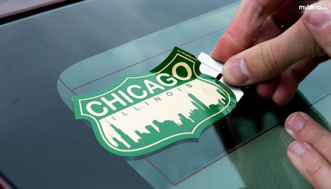 Cara Menghilangkan Bekas Lem Di Mobil. Tak Perlu Pusing, Begini Cara Menghilangkan Bekas Lem Stiker Mobil