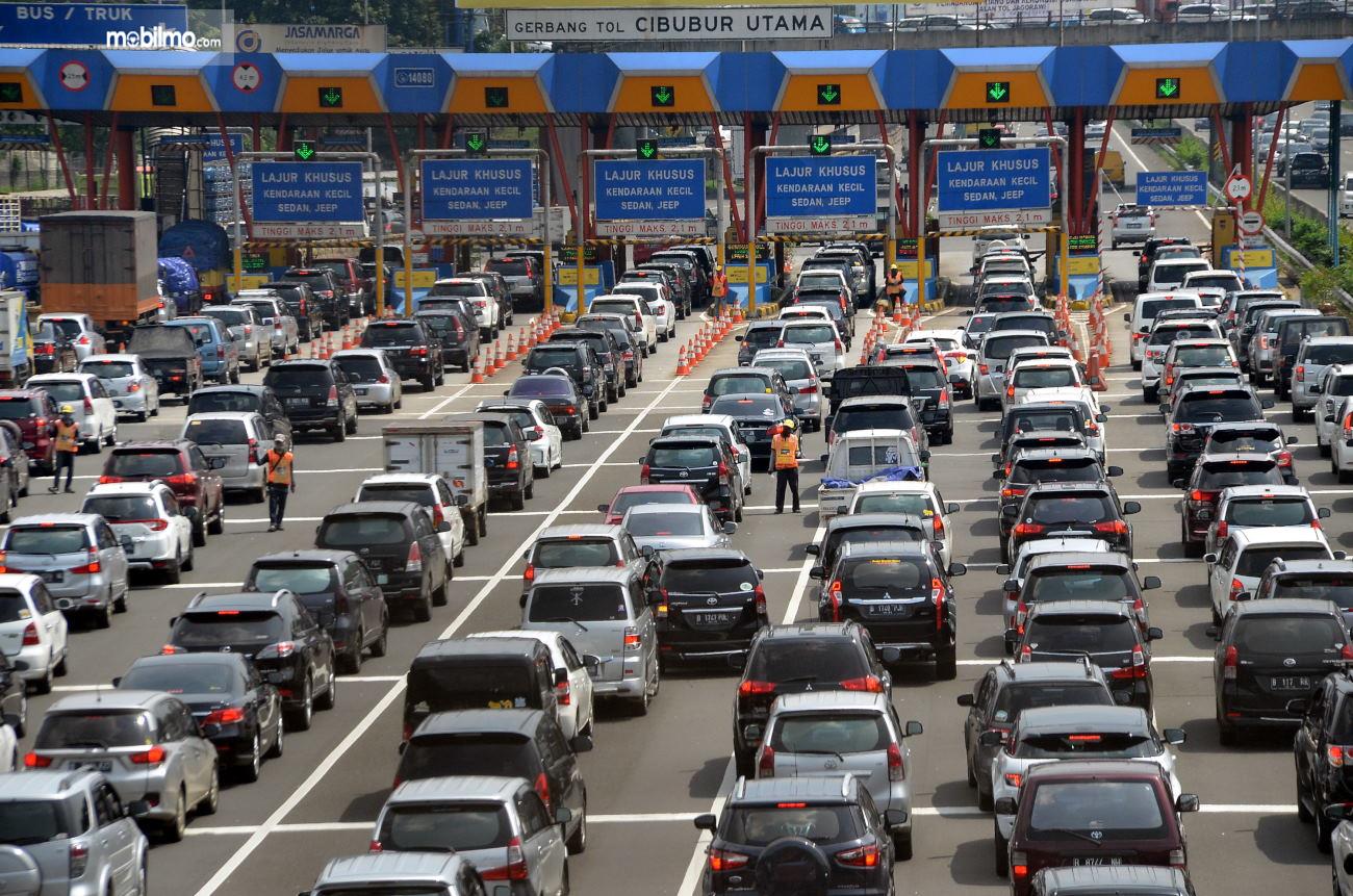 Cara Masuk Gerbang Tol Bagi Pemula. Mau Bayar Tol, Pilih Gerbang Paling Kiri, Tengah atau Paling Kanan?