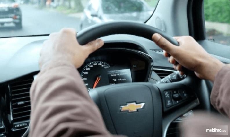 Penyebab Wiper Mobil Bergetar. Tanda Masalah Pada Mobil Saat Ada Gejala Kemudi Bergetar