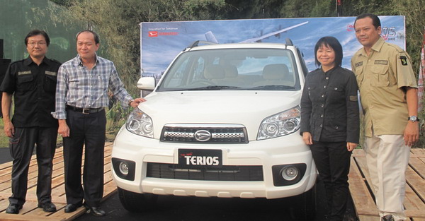 1 Liter Berapa Km Terios. Daihatsu Terios Makin Irit BBM : Okezone Otomotif