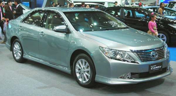 Perbedaan Camry G Dan V. Detail Tiga Model Toyota Camry 2012 : Okezone Otomotif
