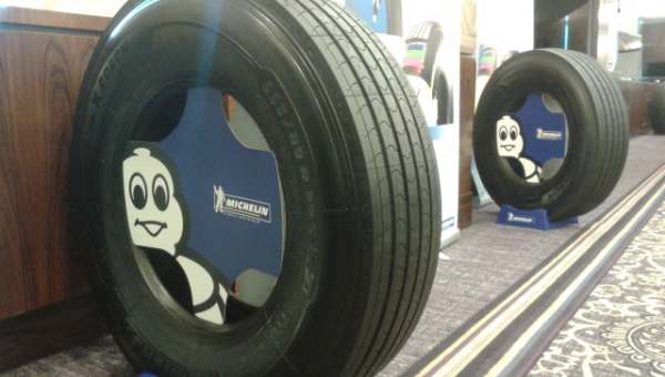 Harga Ban Bus Michelin. Michelin Rilis Ban Bus Coach Energy Z : Okezone Otomotif