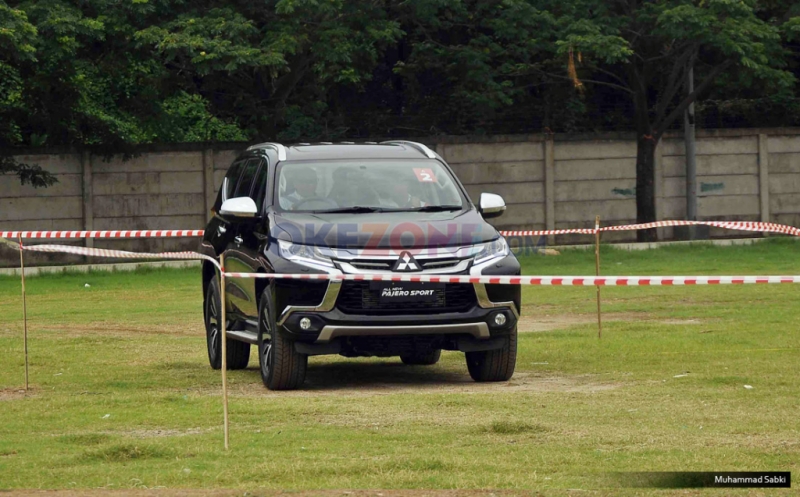 Mobil Pajero Warna Hitam. Pajero Sport Warna Hitam Paling Diminati, Ini Alasannya : Okezone