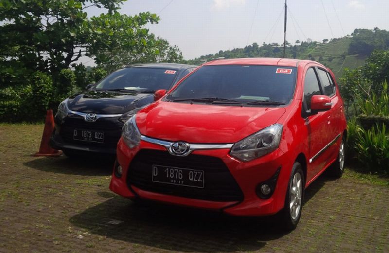 Mobil Agya Warna Biru. Ini Warna Toyota Agya yang Paling Banyak Dipilih Konsumen