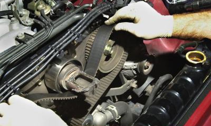 Fan Belt Mobil Bunyi. Kenali 4 Penyebab Bunyi Decitan pada Timing Belt Mobil : Okezone