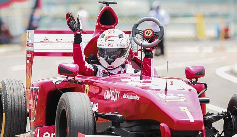 Foto Mobil Balap Modifikasi. Intip Modifikasi Daihatsu S38 Jadi Mobil Balap Ferrari Formula 1