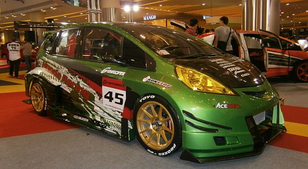 Foto Mobil Honda Jazz Modifikasi. Kenali Honda Jazz Gaya Modifikasi Balap, Siapkan Budgetnya