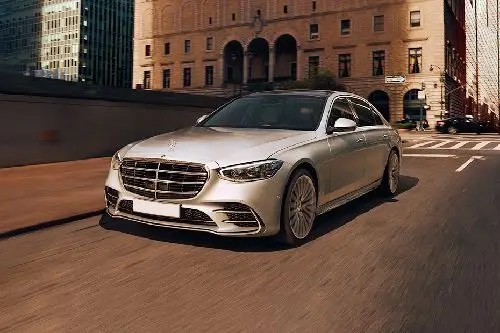 Bmw Vs Mercedes Benz. BMW 7 Series Sedan vs Mercedes Benz S-Class