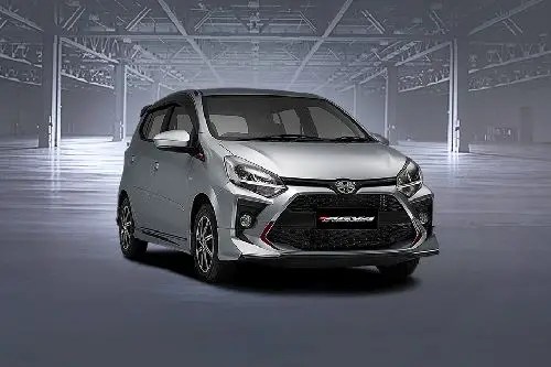 Apakah Honda Brio Satya Irit. Honda Brio vs Toyota Agya