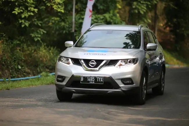 Harga Nissan X Trail Hybrid 2015. Mobil Nissan X Trail Hybrid: Telah Terjual 10 Unit di Indonesia