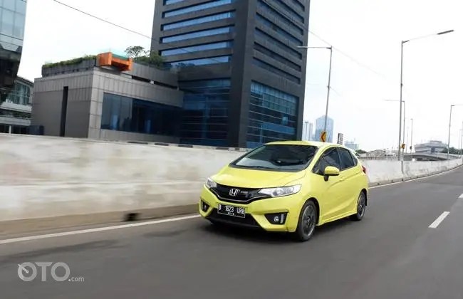 Kapasitas Penumpang Honda Jazz. Honda Jazz : Mini MPV Berbulu Hatchback