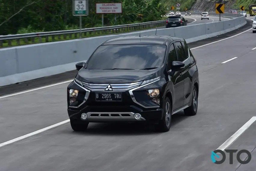 Harga Xpander Bekas Solar. Mitsubishi Xpander Atau Toyota Innova Diesel Bekas?