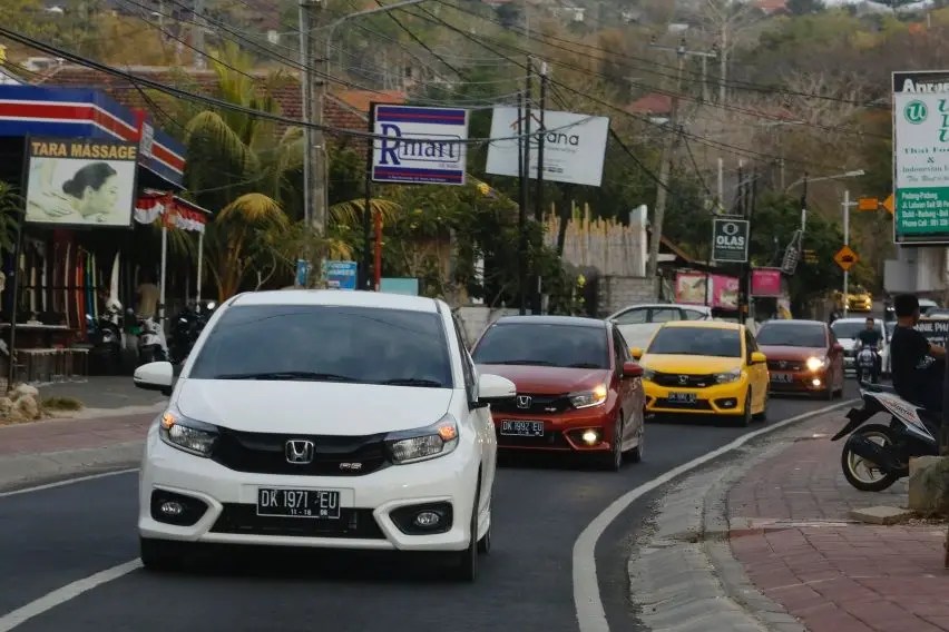 Honda Brio 1 Liter Berapa Km. Berapa Konsumsi Bahan Bakar Nyata LCGC Honda Brio Satya?