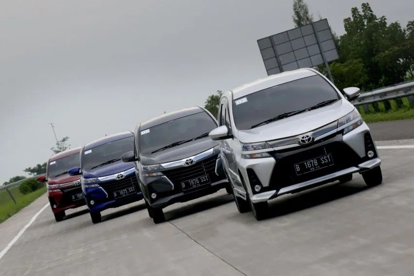 Avanza Veloz Vs Avanza G. Usut Perbedaan Toyota Avanza dan Veloz, Mana yang Lebih