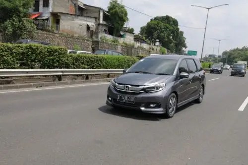 Apakah Honda Mobilio Kuat Di Tanjakan. Ulasan Pengguna Honda Mobilio (2013-2018)