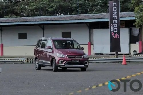 Konsumsi Bahan Bakar Wuling Confero S. Ulasan Pengguna Wuling Confero