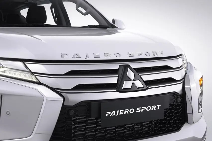 Perbedaan Dakar Dan Dakar Ultimate. Telisik Perbedaan Mitsubishi Pajero Sport Dakar dan Dakar Ultimate