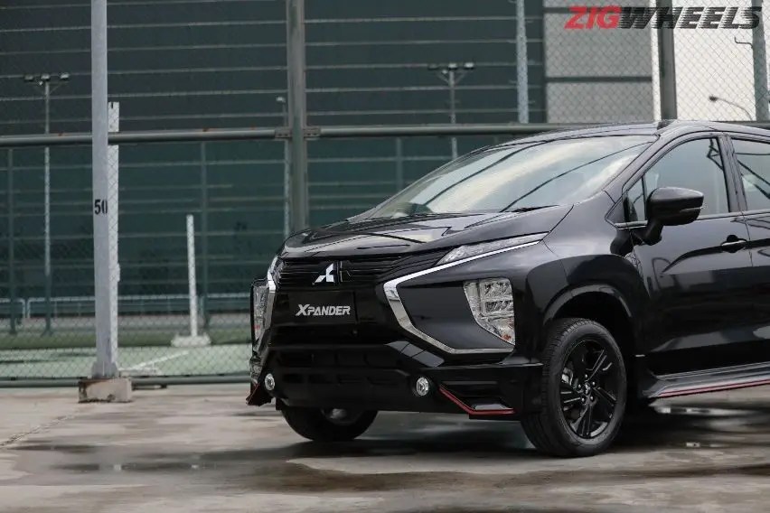 Ganti Head Unit Xpander Sport. Harga Beda Tipis dengan Tipe Sport, Mitsubishi Xpander Black