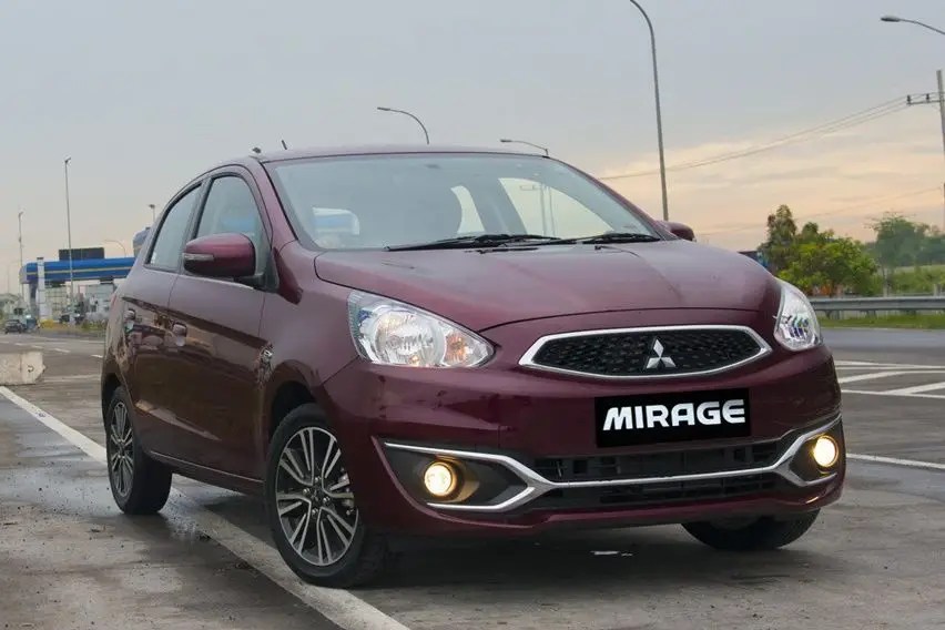 Harga Honda Brio Satya E Cvt 2017. Pilihan City Car Bekas Bertransmisi CVT di Bawah Rp120 Juta
