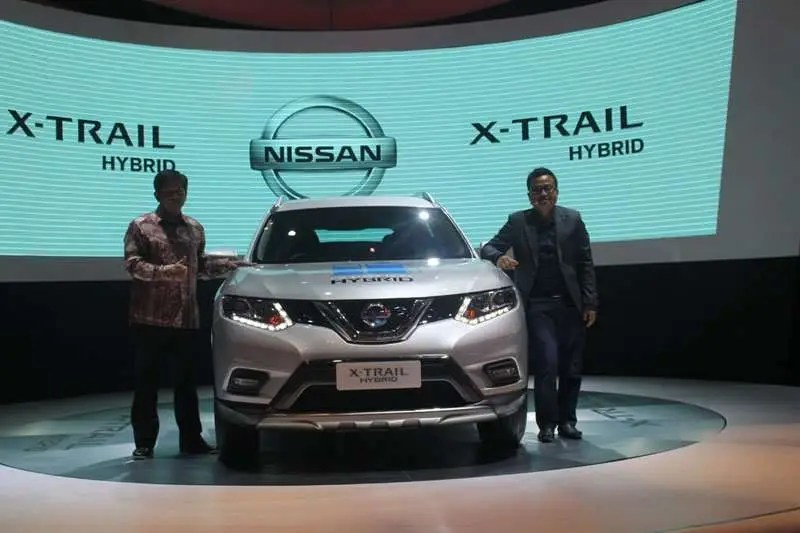 Harga Baru Nissan X Trail Hybrid. GIIAS 2015: New Nissan X-Trail Hybrid Meluncur